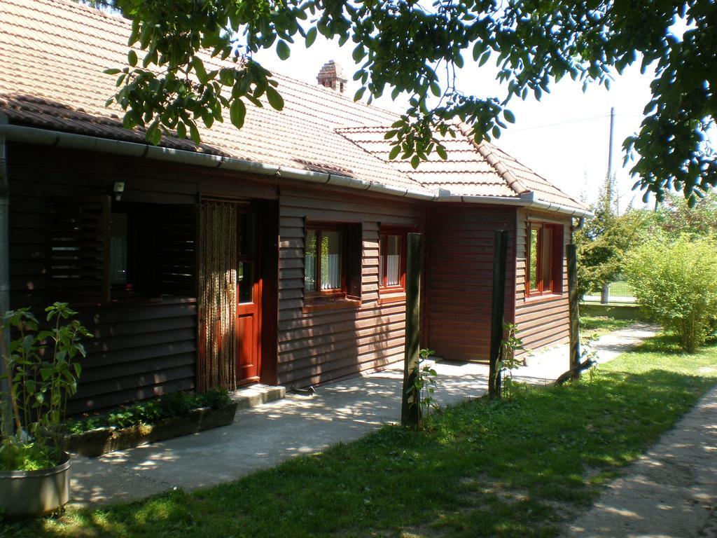 Holiday Home Melinda Cegledpuszta ภายนอก รูปภาพ